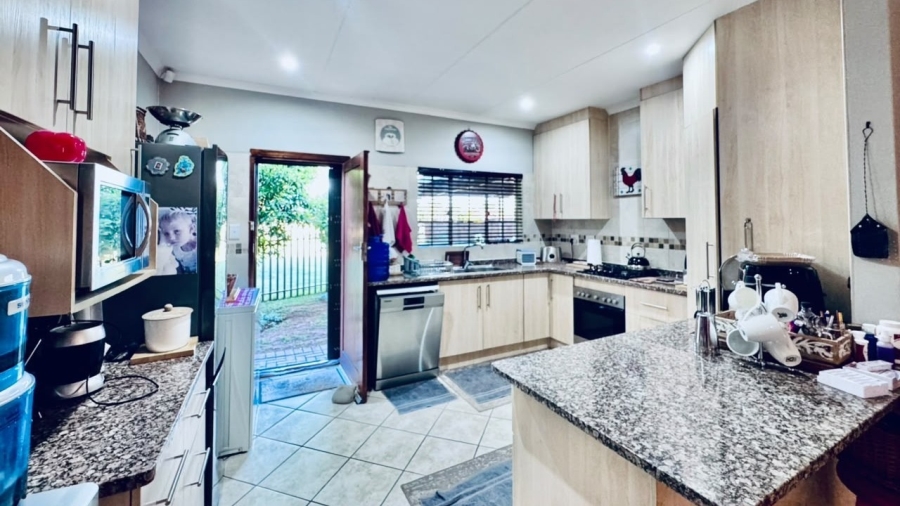 3 Bedroom Property for Sale in Waterkloof East North West